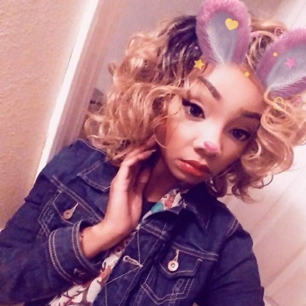 Meet your Posher, Tiffany